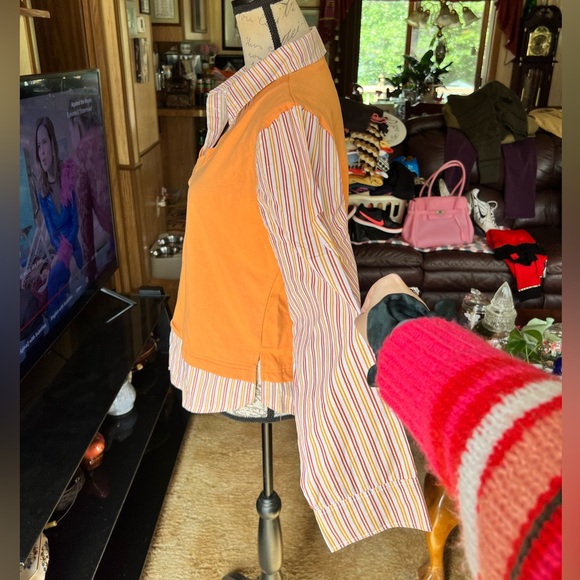 Woman’s Samantha Stuart 2 in one shirt perfect for fall - Picture 10 of 16